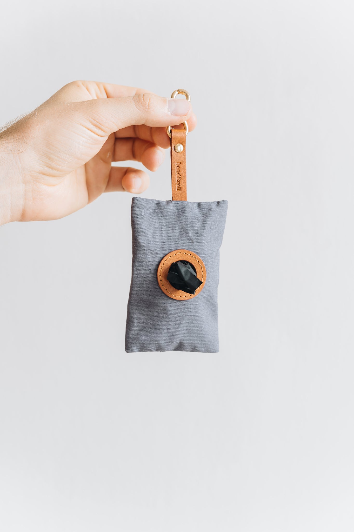 《NOI》《Portable Poo Bag / トイレバッグ入れ》