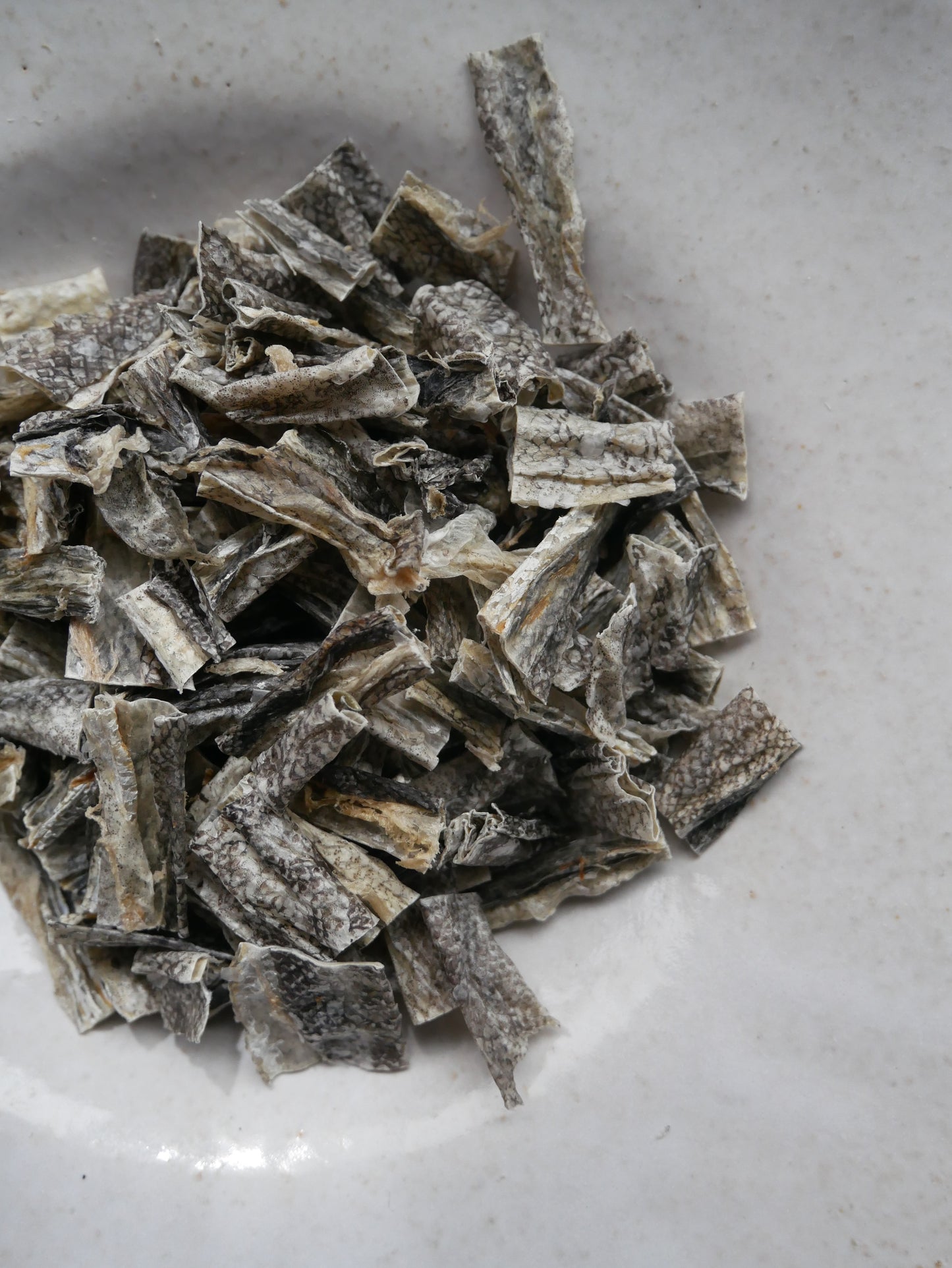 《無添加＆アップサイクル》《スケトウダラのひとくちトリーツ》　　