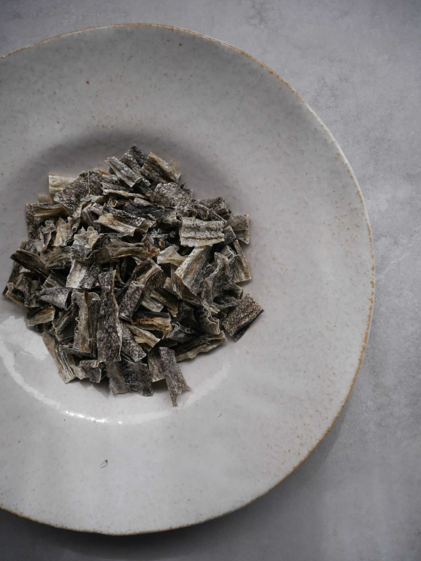 《無添加＆アップサイクル》《スケトウダラのひとくちトリーツ》　　