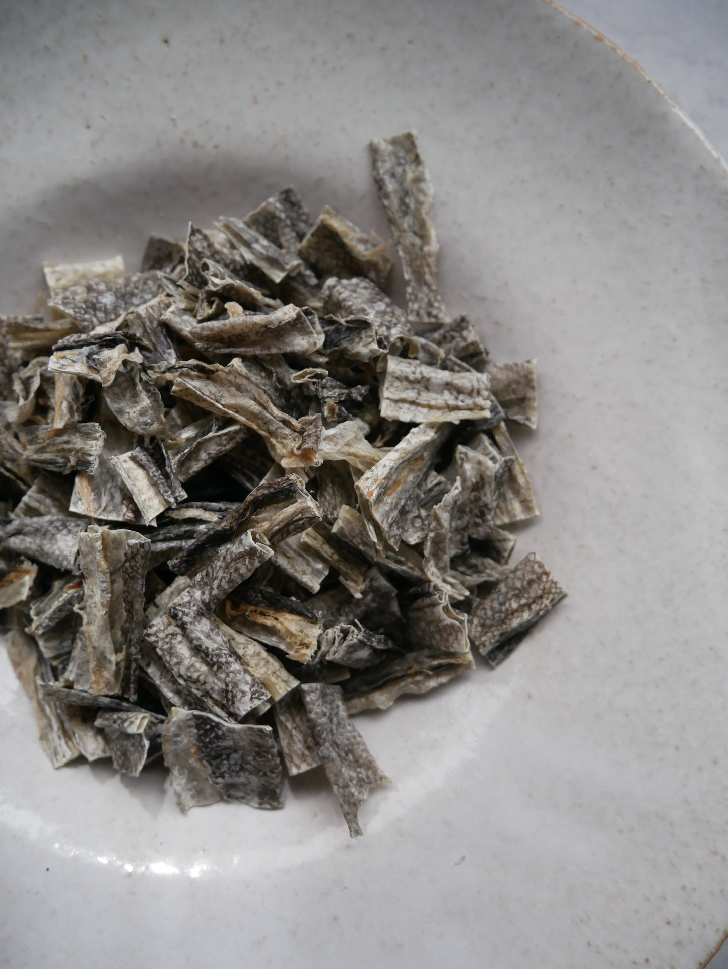 《無添加＆アップサイクル》《スケトウダラのひとくちトリーツ》　　