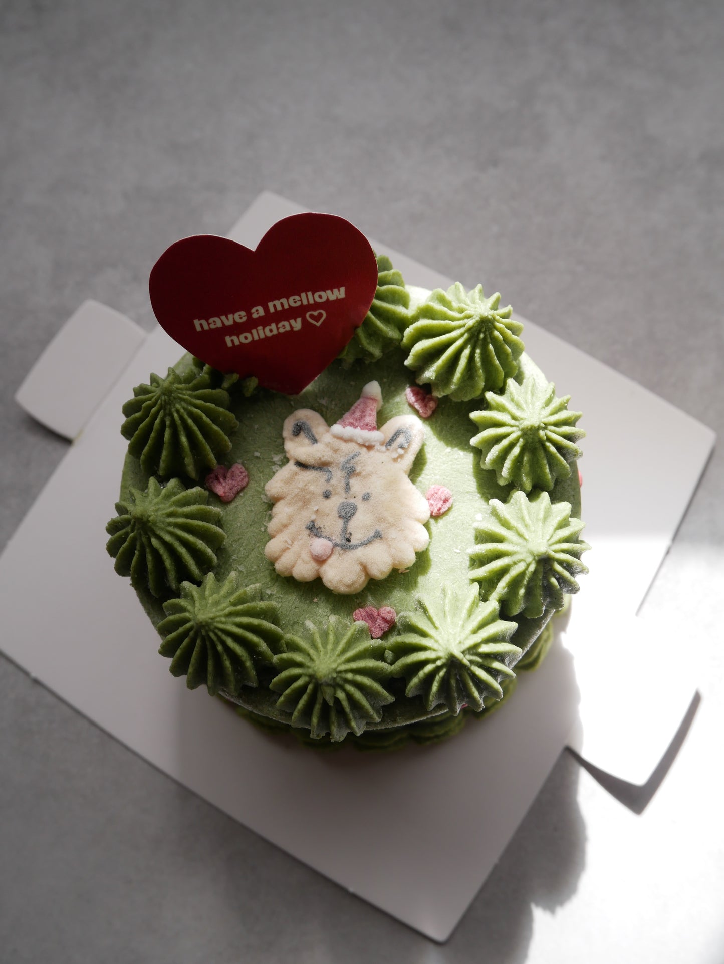 《have a mellow holiday cake 》