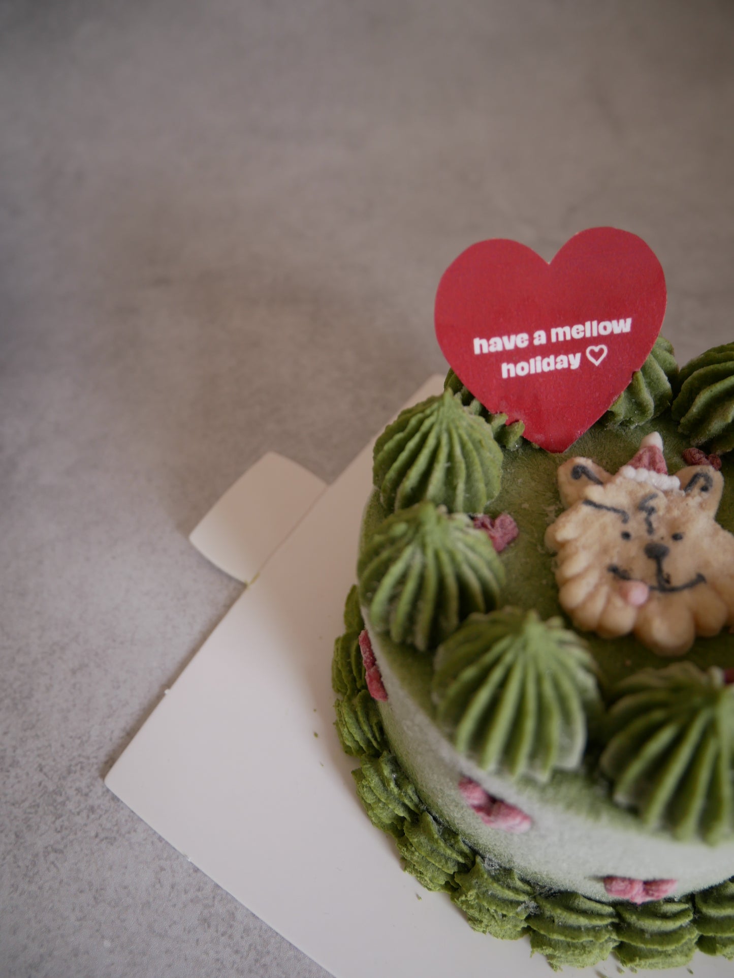 《have a mellow holiday cake 》