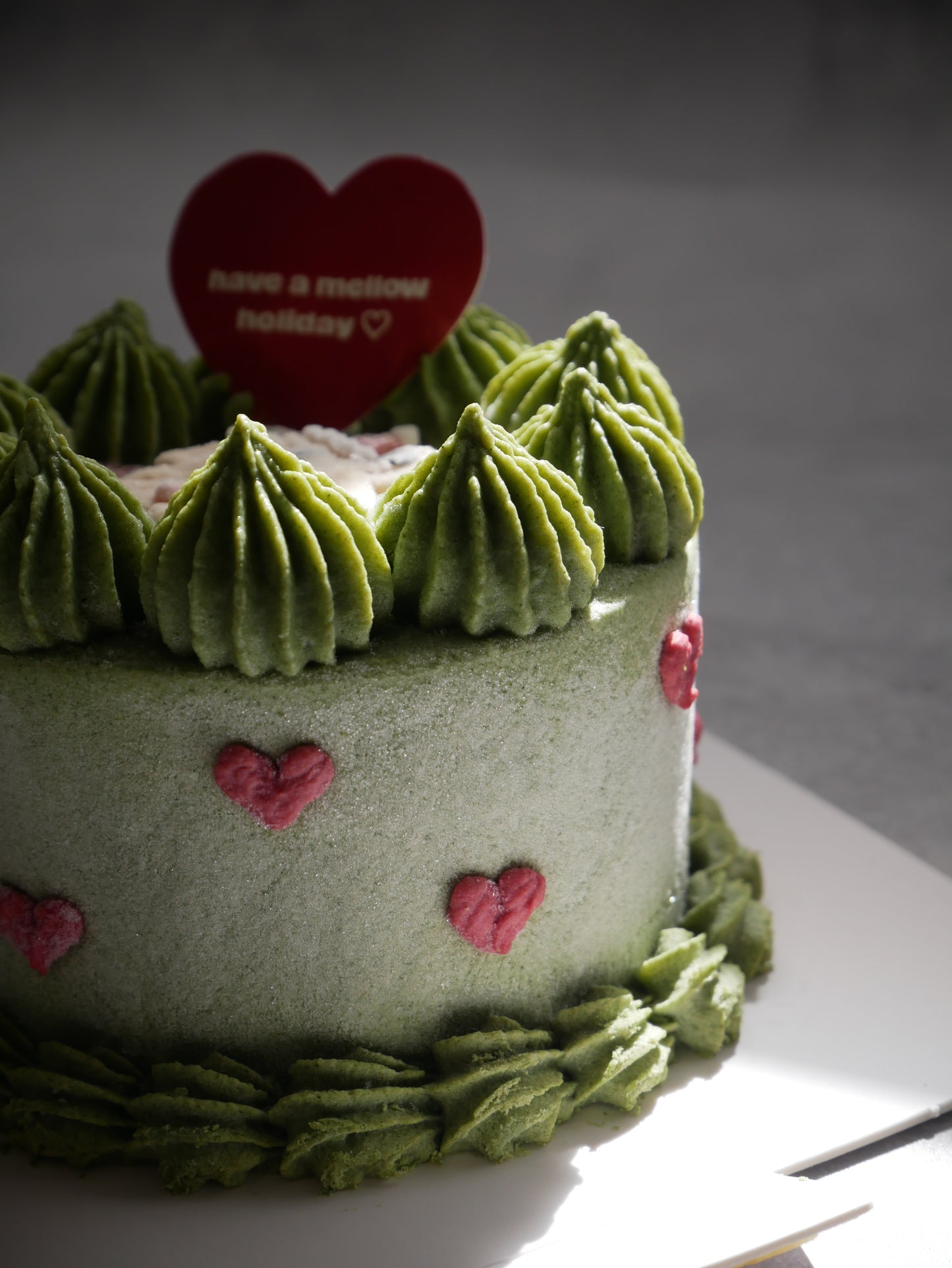 《have a mellow holiday cake 》